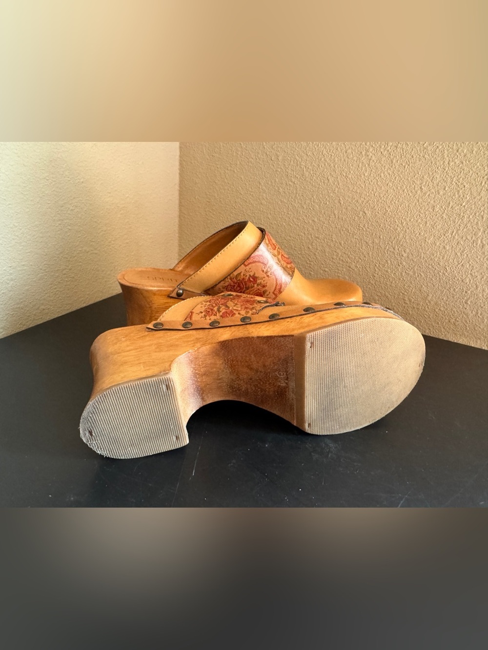 Espirit Tan Leather Clogs with Floral Accent Strap. Y2K| Leather| - Picture 5 of 6